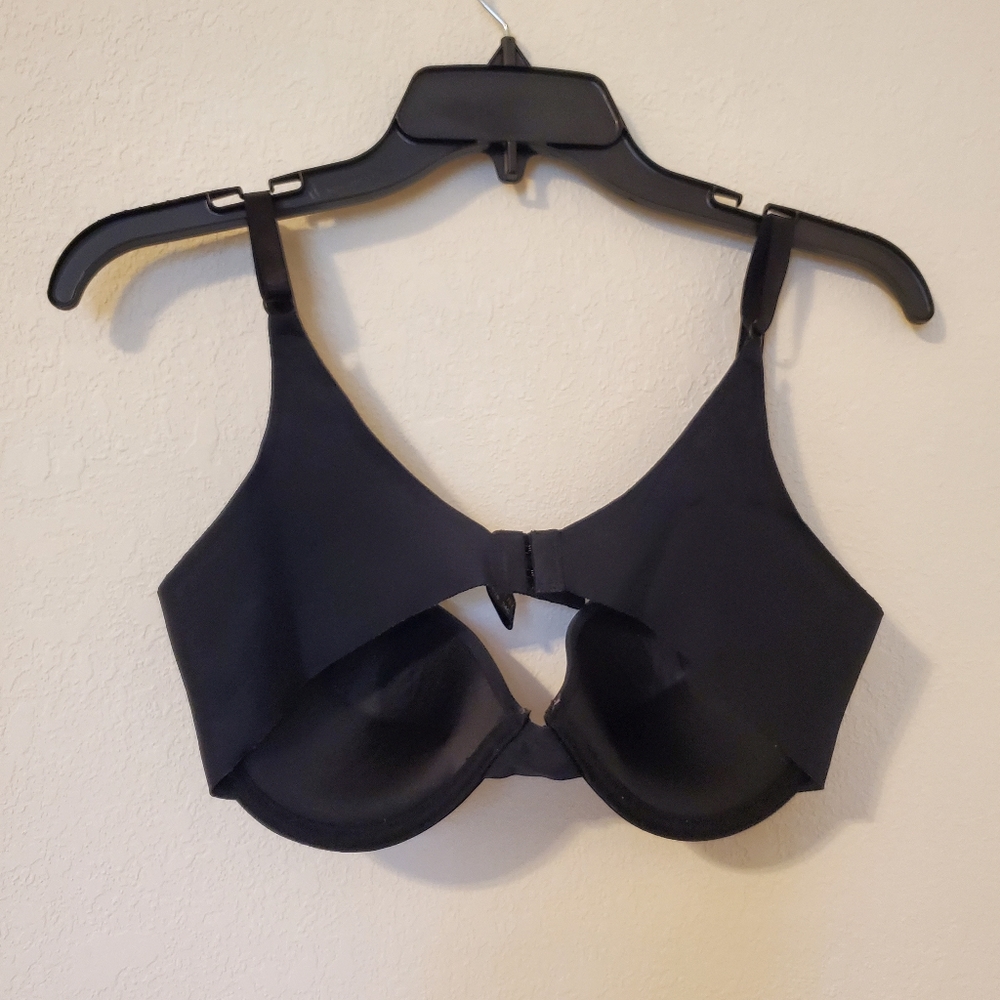 Black Bra - Picture 2 of 3